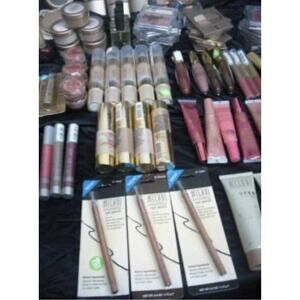 Reseller Box: 15-Unit Shelf Pull Cosmetics Bundle - Top Brands!